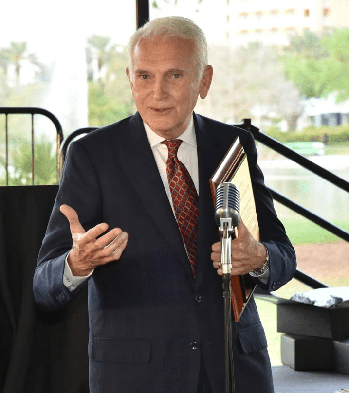 Vincent A. De Leo, MD, 2025 Lifetime Career Educator Awardee 